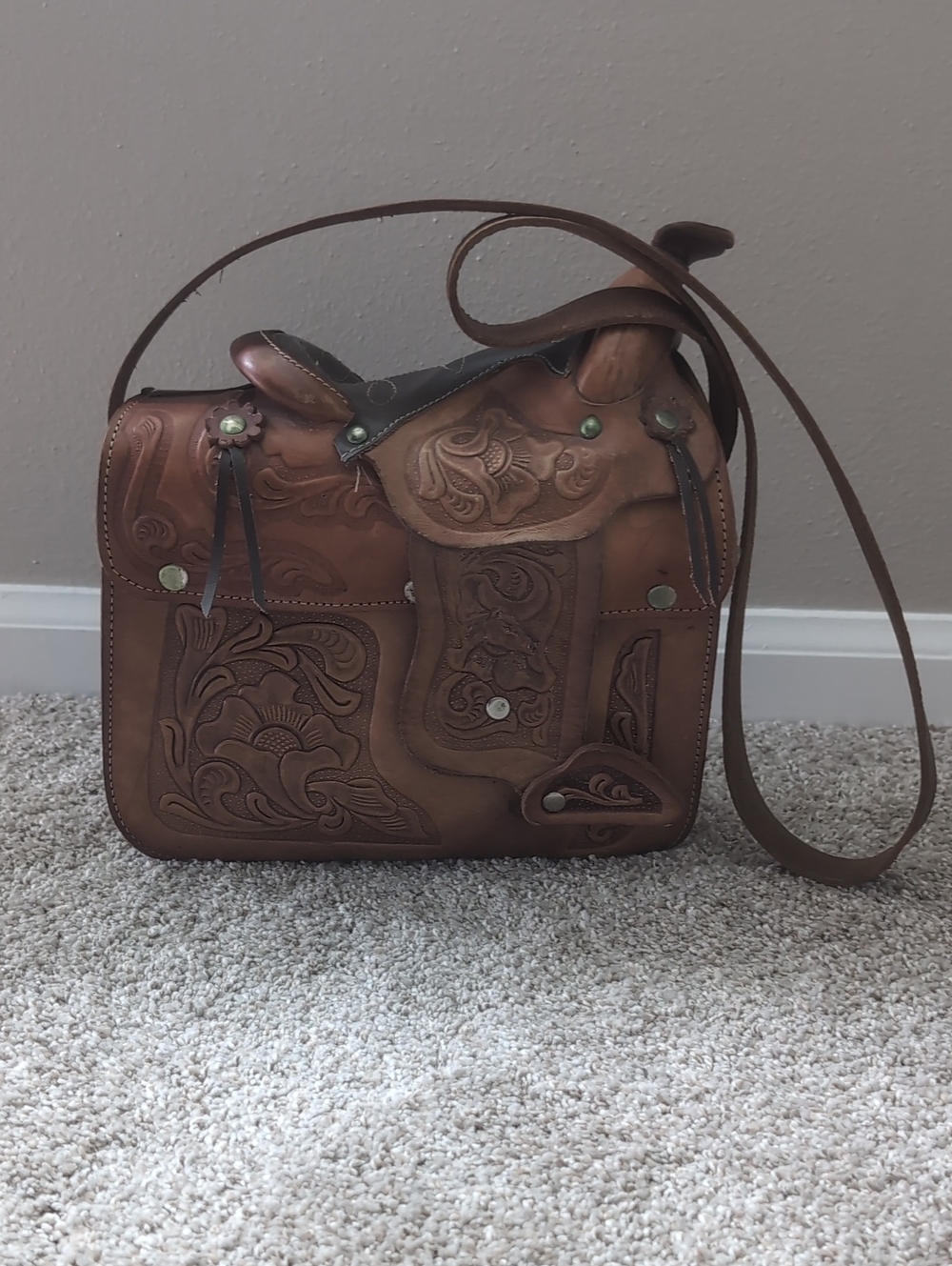 Vintage Miniature Horse Saddle Coin Shoulder Bag Hand Tooled Leather Purse